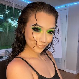 Meet your Posher, Layla